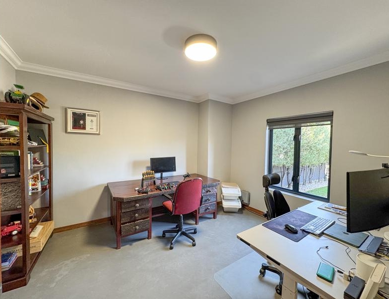STUNNING HOME IN THE HEART OF MIDLANDS ESTATE — DON’T MISS THIS ONE!