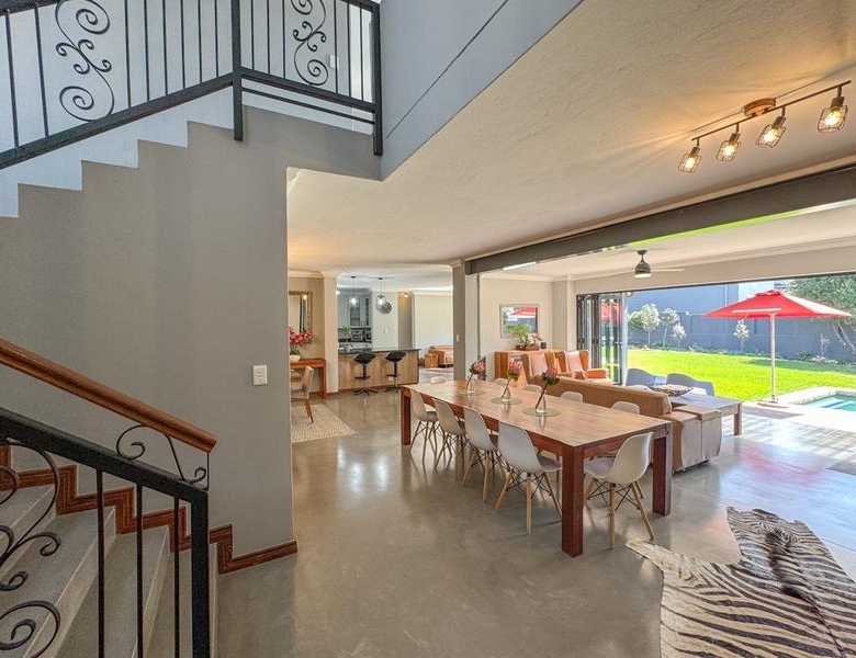 STUNNING HOME IN THE HEART OF MIDLANDS ESTATE — DON’T MISS THIS ONE!
