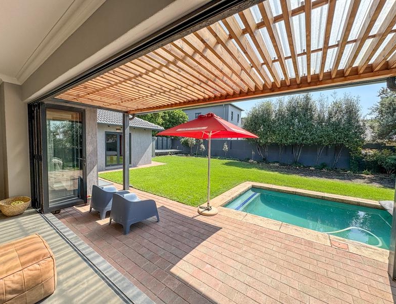 STUNNING HOME IN THE HEART OF MIDLANDS ESTATE — DON’T MISS THIS ONE!