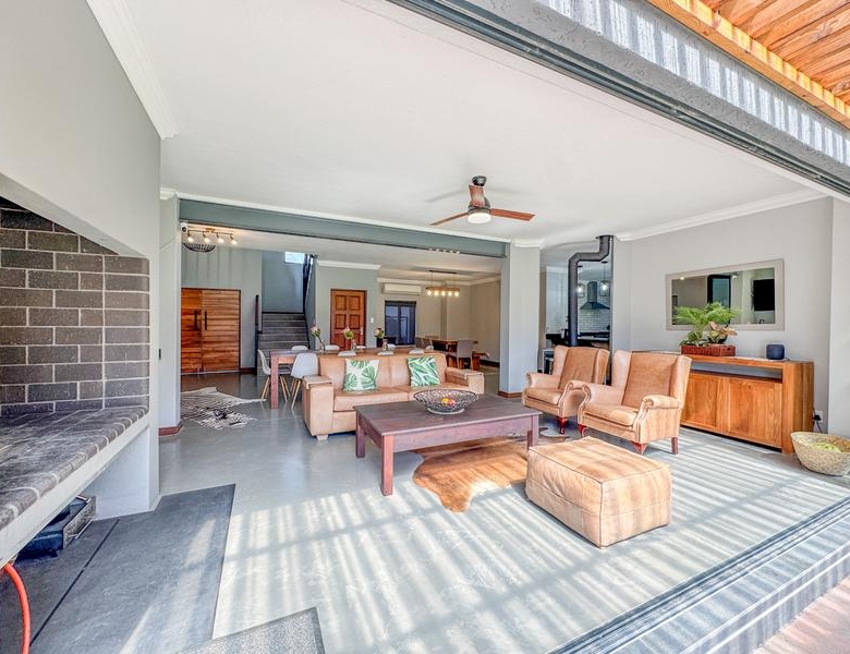 STUNNING HOME IN THE HEART OF MIDLANDS ESTATE — DON’T MISS THIS ONE!