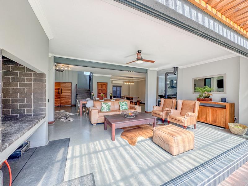 STUNNING HOME IN THE HEART OF MIDLANDS ESTATE — DON’T MISS THIS ONE!