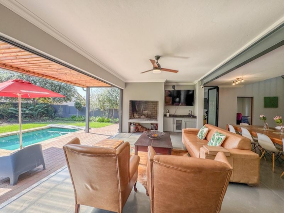 STUNNING HOME IN THE HEART OF MIDLANDS ESTATE — DON’T MISS THIS ONE!