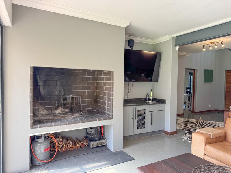 STUNNING HOME IN THE HEART OF MIDLANDS ESTATE — DON’T MISS THIS ONE!