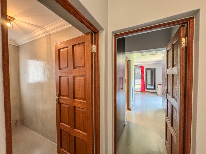 STUNNING HOME IN THE HEART OF MIDLANDS ESTATE — DON’T MISS THIS ONE!