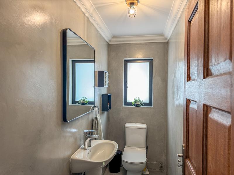 STUNNING HOME IN THE HEART OF MIDLANDS ESTATE — DON’T MISS THIS ONE!
