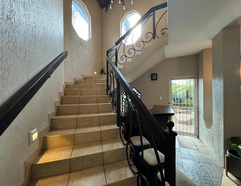 Elevated Luxury Living on the Hill in Zwartkop x4