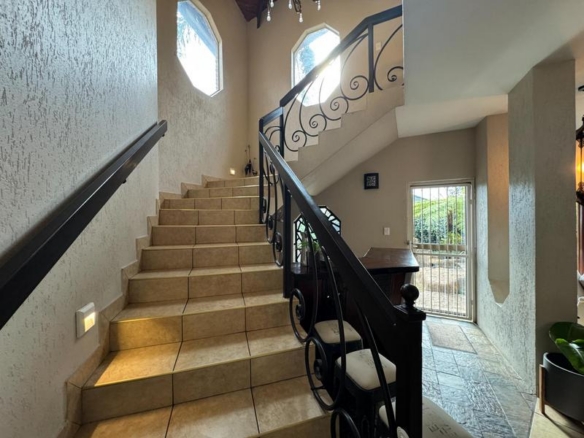 Elevated Luxury Living on the Hill in Zwartkop x4