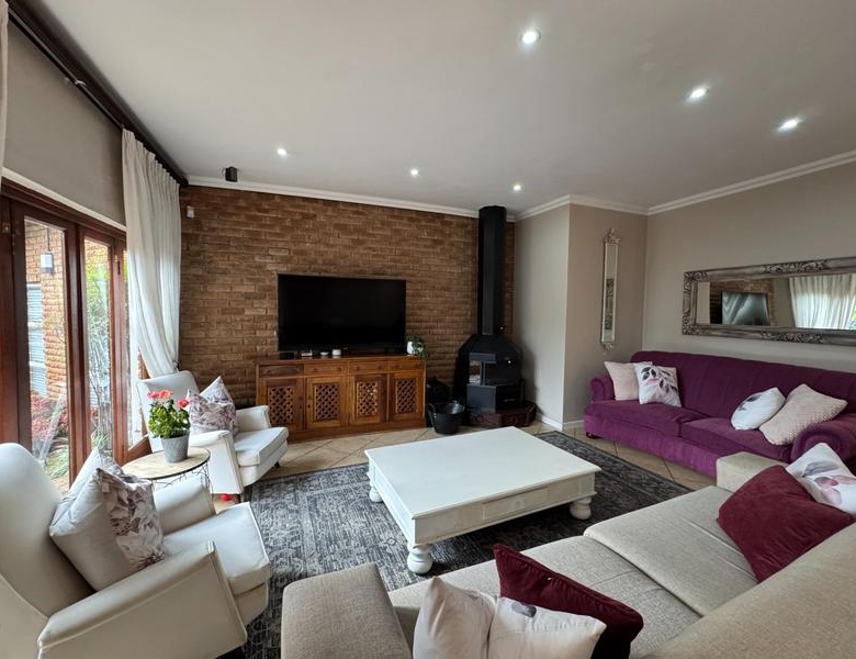 Elevated Luxury Living on the Hill in Zwartkop x4