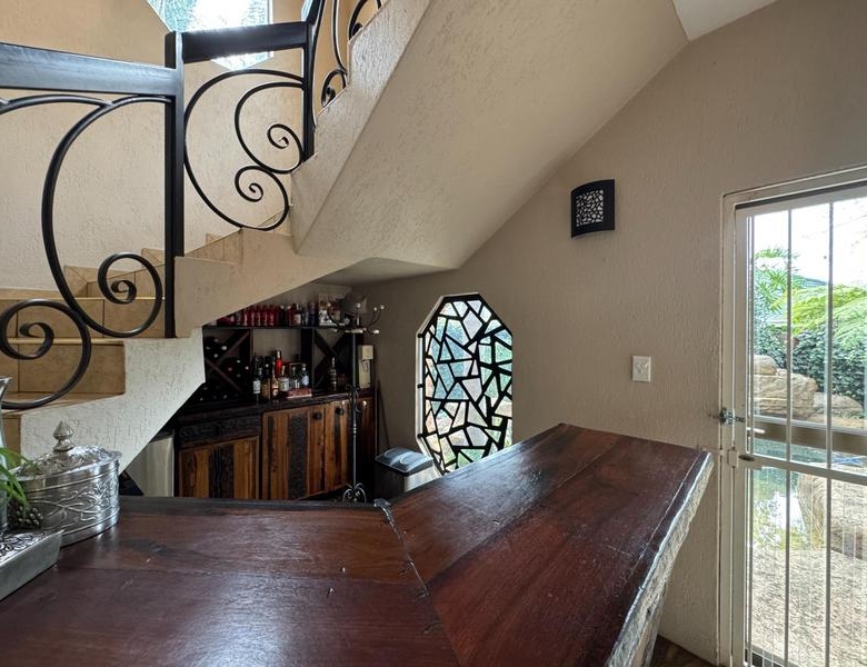 Elevated Luxury Living on the Hill in Zwartkop x4