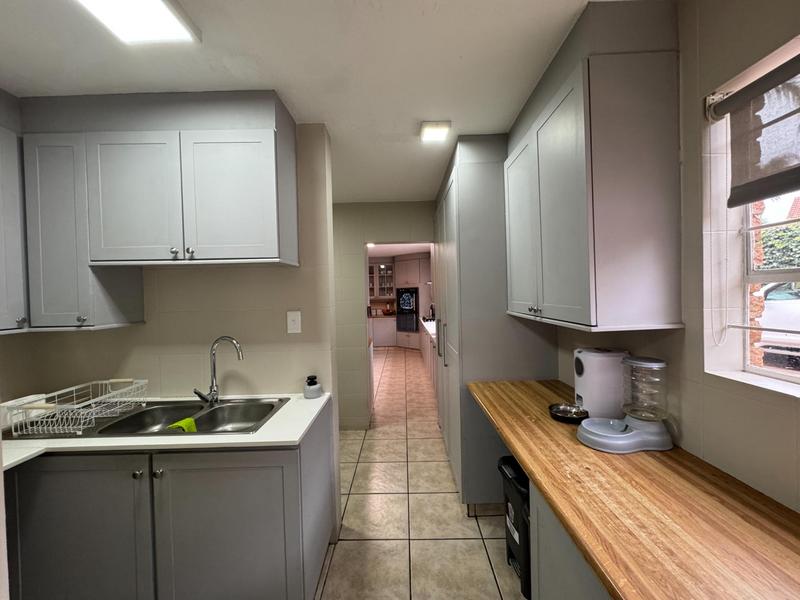 Elevated Luxury Living on the Hill in Zwartkop x4
