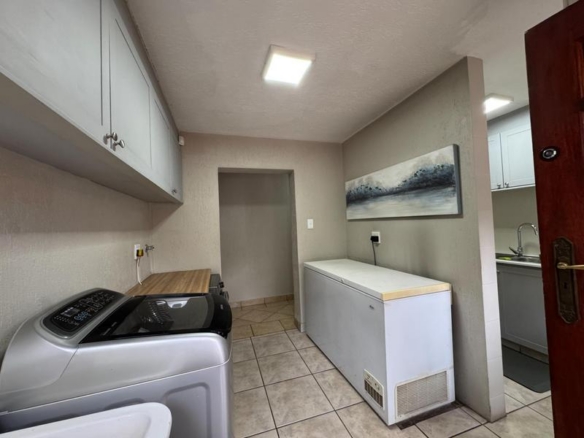Elevated Luxury Living on the Hill in Zwartkop x4