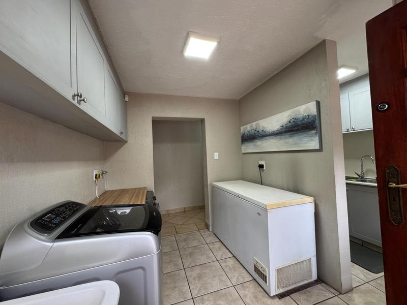 Elevated Luxury Living on the Hill in Zwartkop x4