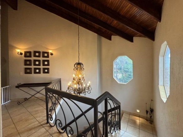 Elevated Luxury Living on the Hill in Zwartkop x4