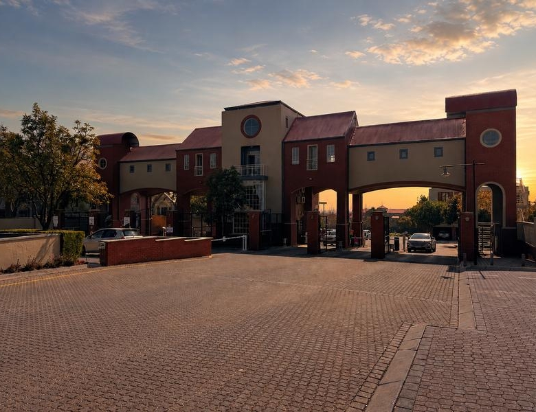4 Bedroom Building Package for sale in Heritage Hill Estate.