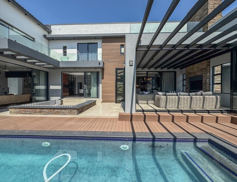 Impressive 5-Bedroom Luxury Home in Midstream Ridge Estate