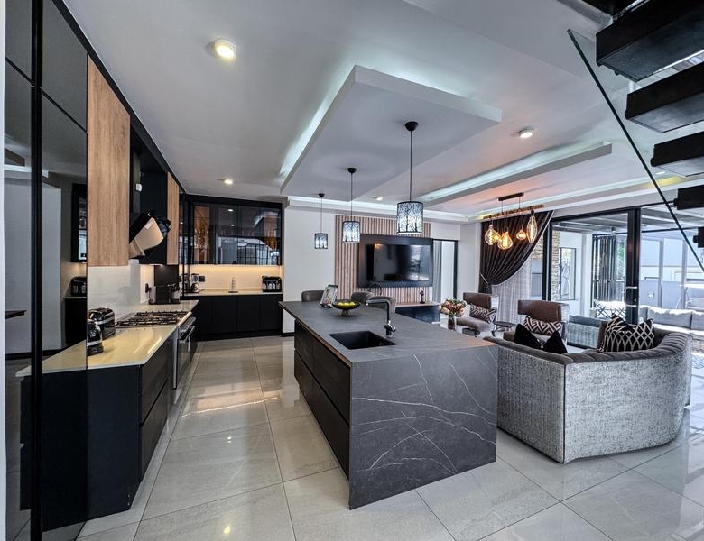 Impressive 5-Bedroom Luxury Home in Midstream Ridge Estate