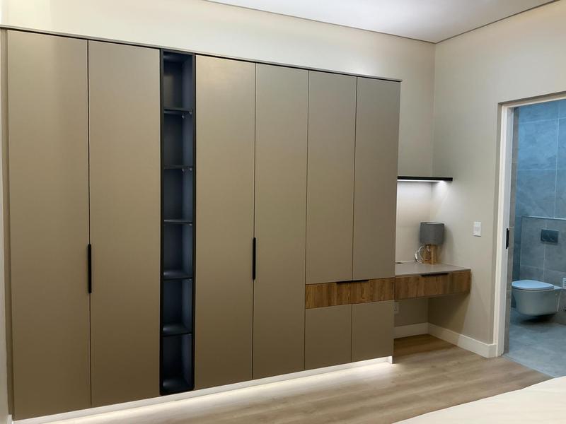 Modern 6 Bedroom Home for sale in Midstream Ridge Estate.