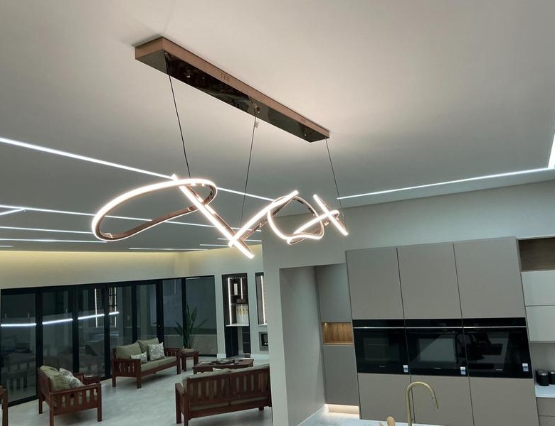 Modern 6 Bedroom Home for sale in Midstream Ridge Estate.