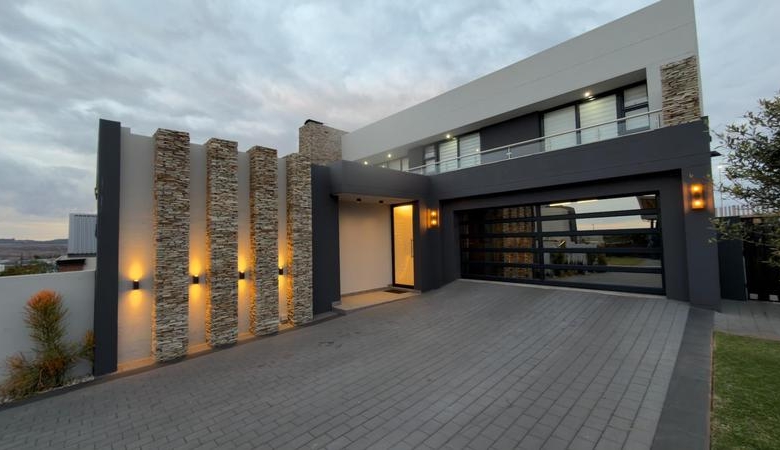 Modern 4 Bedroom Home for sale in Midstream Heights Estate.