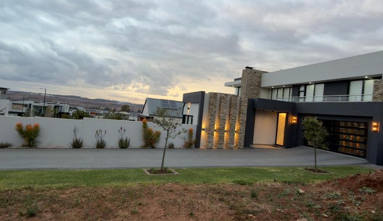 Modern 4 Bedroom Home for sale in Midstream Heights Estate.