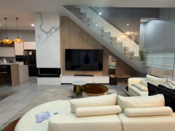Modern 4 Bedroom Home for sale in Midstream Heights Estate.
