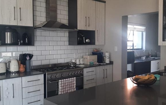 3 Bedroom House to Rent in Meadows, Midstream