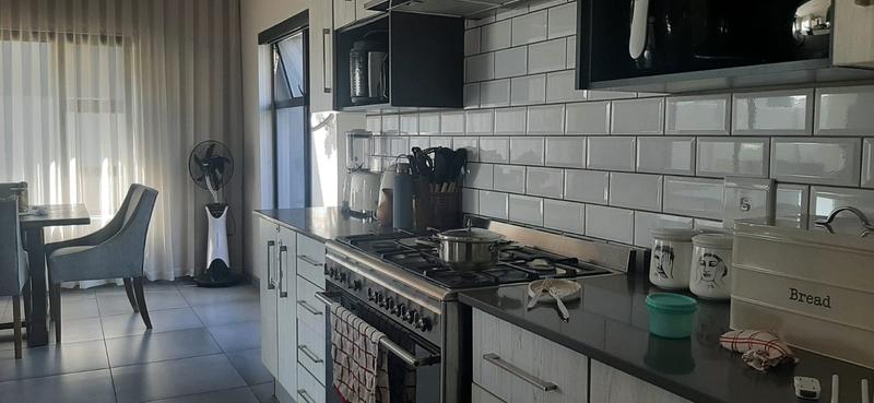 3 Bedroom House to Rent in Meadows, Midstream