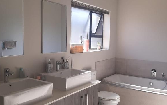 3 Bedroom House to Rent in Meadows, Midstream