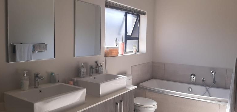 3 Bedroom House to Rent in Meadows, Midstream