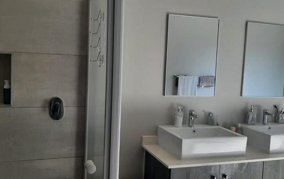 3 Bedroom House to Rent in Meadows, Midstream