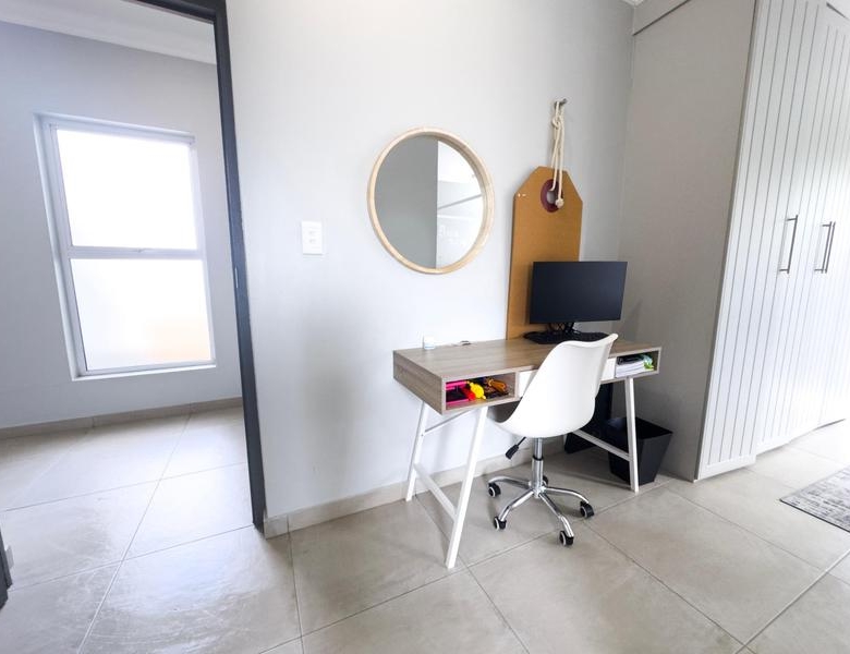 Spacious 4-Bedroom Family Home in Midstream Ridge Estate