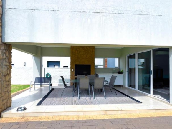 Spacious 4-Bedroom Family Home in Midstream Ridge Estate