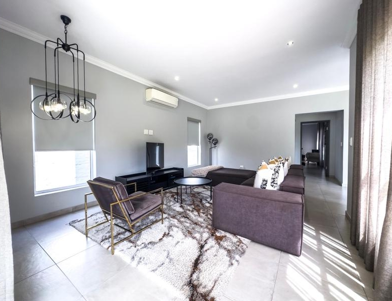Spacious 4-Bedroom Family Home in Midstream Ridge Estate