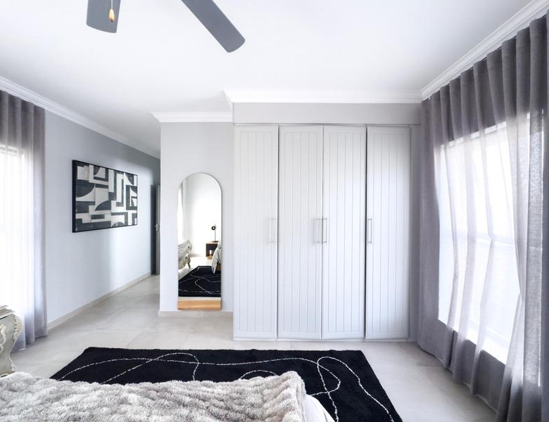 Spacious 4-Bedroom Family Home in Midstream Ridge Estate