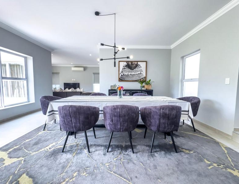 Spacious 4-Bedroom Family Home in Midstream Ridge Estate