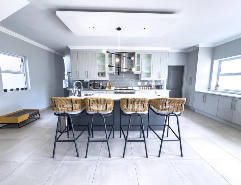 Spacious 4-Bedroom Family Home in Midstream Ridge Estate