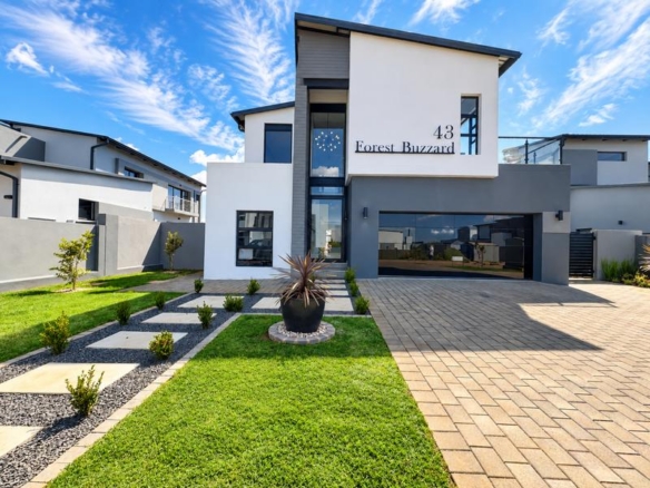 4 Bedroom House for Sale in Fountainbrook Estate.