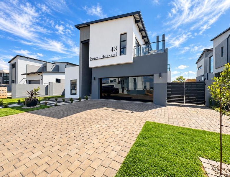 4 Bedroom House for Sale in Fountainbrook Estate.