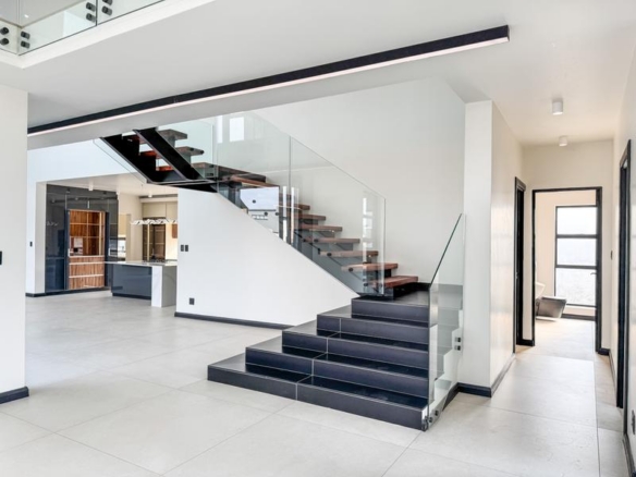 Impressive 5-Bedroom Luxury Home in Midstream Heights Estate