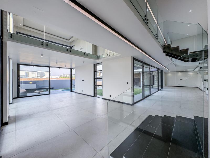 Impressive 5-Bedroom Luxury Home in Midstream Heights Estate