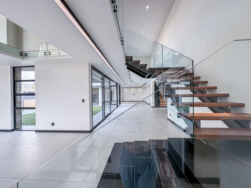 Impressive 5-Bedroom Luxury Home in Midstream Heights Estate