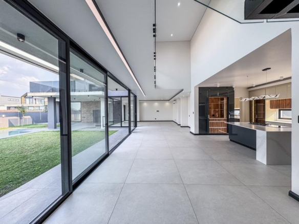 Impressive 5-Bedroom Luxury Home in Midstream Heights Estate