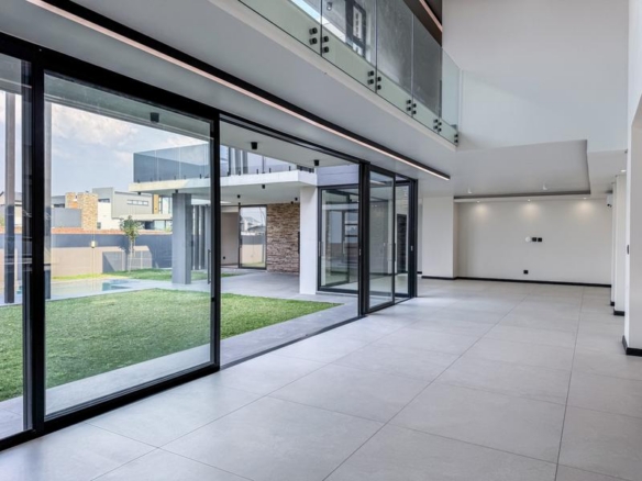 Impressive 5-Bedroom Luxury Home in Midstream Heights Estate