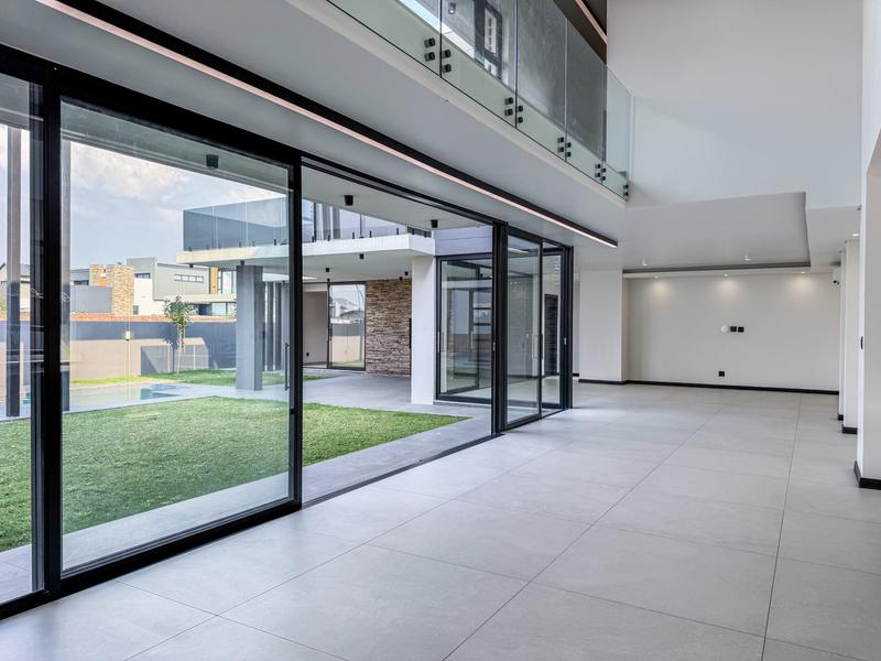 Impressive 5-Bedroom Luxury Home in Midstream Heights Estate