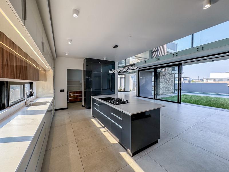 Impressive 5-Bedroom Luxury Home in Midstream Heights Estate