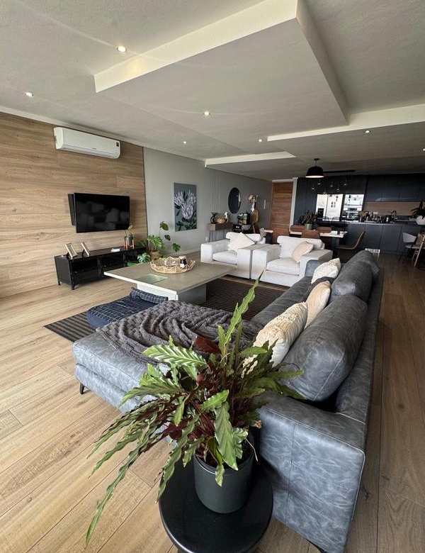 WHEN LUXARY MEETS EXPECTATIONS IN MIDSTREAM ESTATE. STEP INTO LUXURY WITH A VIEW OF THE GOLF COURSE, DAMS AND WILDLIFE!