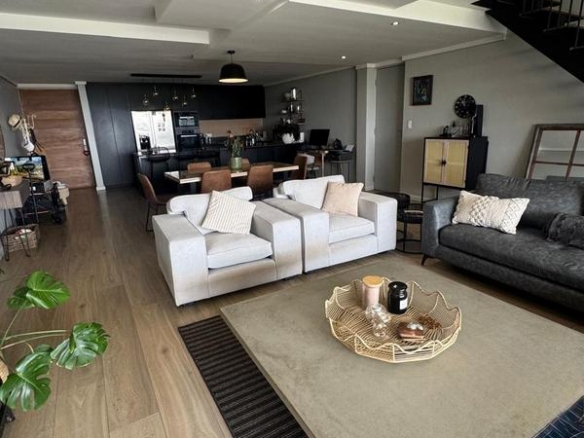 WHEN LUXARY MEETS EXPECTATIONS IN MIDSTREAM ESTATE. STEP INTO LUXURY WITH A VIEW OF THE GOLF COURSE, DAMS AND WILDLIFE!
