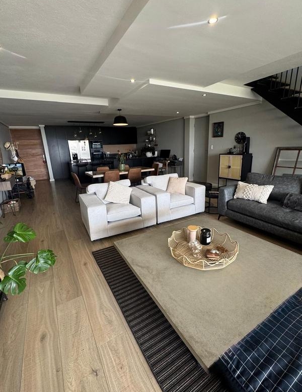 WHEN LUXARY MEETS EXPECTATIONS IN MIDSTREAM ESTATE. STEP INTO LUXURY WITH A VIEW OF THE GOLF COURSE, DAMS AND WILDLIFE!