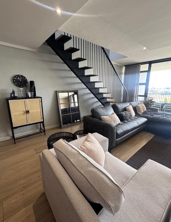 WHEN LUXARY MEETS EXPECTATIONS IN MIDSTREAM ESTATE. STEP INTO LUXURY WITH A VIEW OF THE GOLF COURSE, DAMS AND WILDLIFE!
