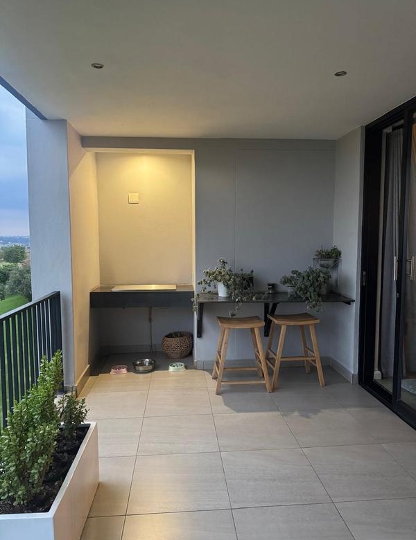 WHEN LUXARY MEETS EXPECTATIONS IN MIDSTREAM ESTATE. STEP INTO LUXURY WITH A VIEW OF THE GOLF COURSE, DAMS AND WILDLIFE!